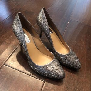 Sparkling metallic heels